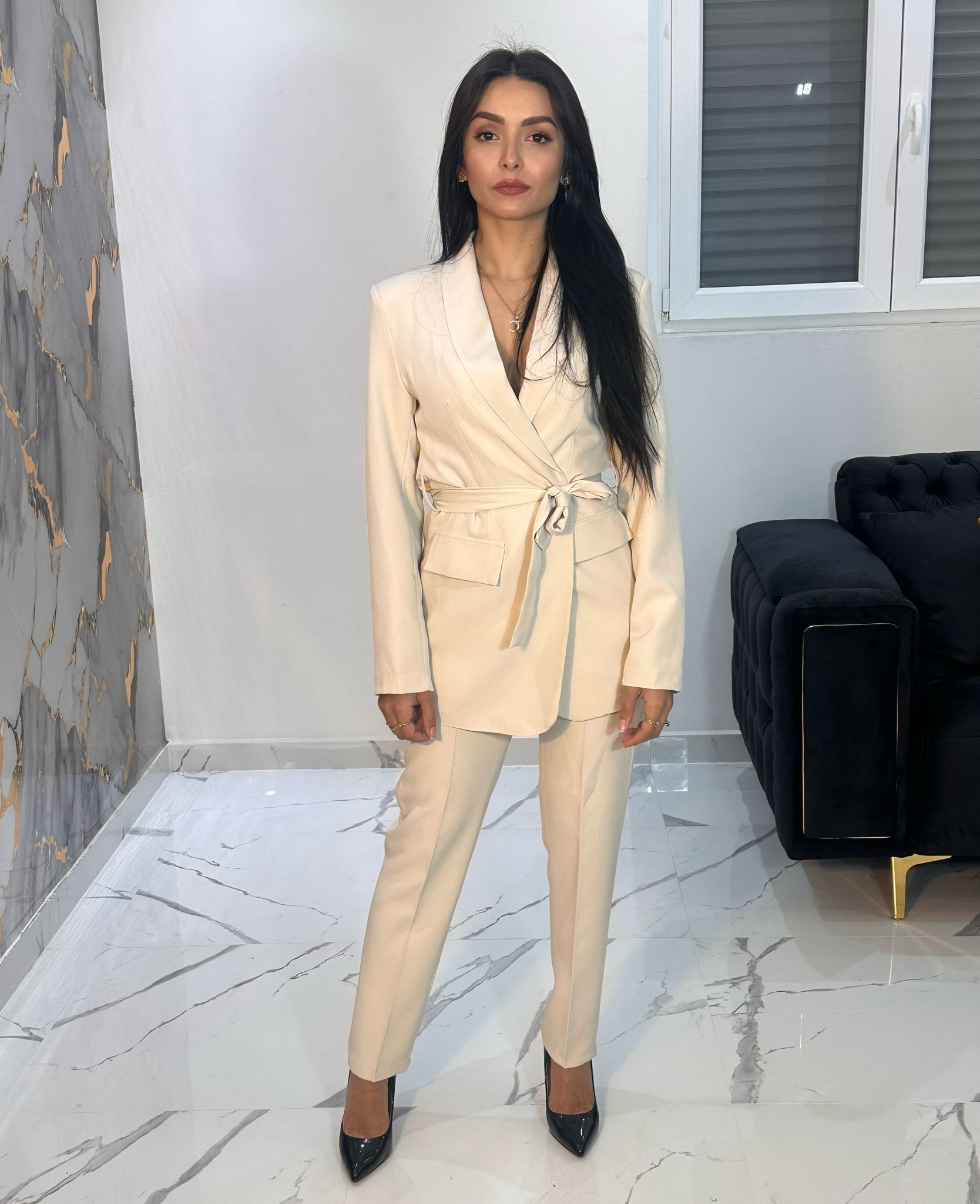TAILLEUR ELEGANTE CON BLAZER CINTURATO