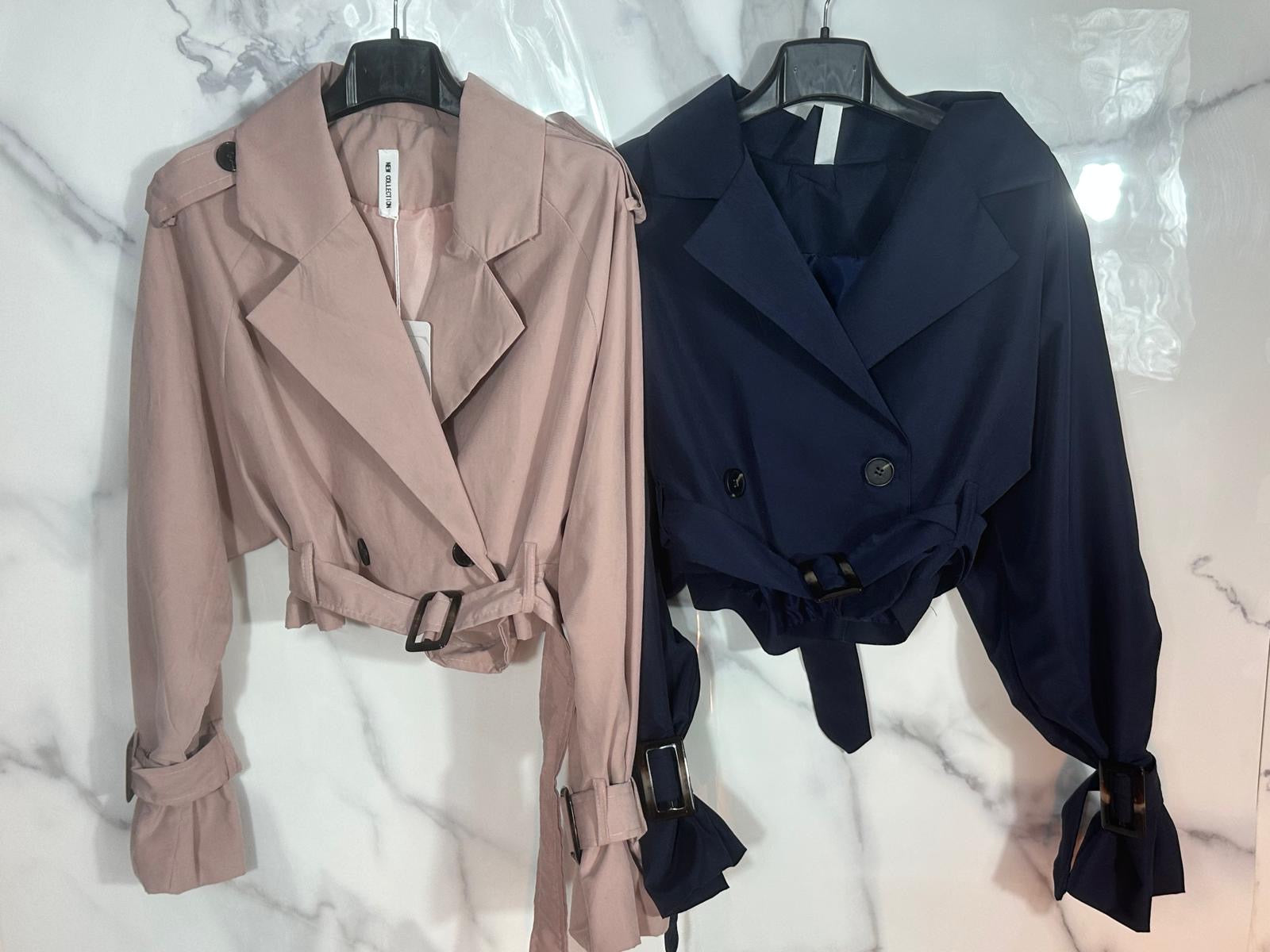 TRENCH CORTO